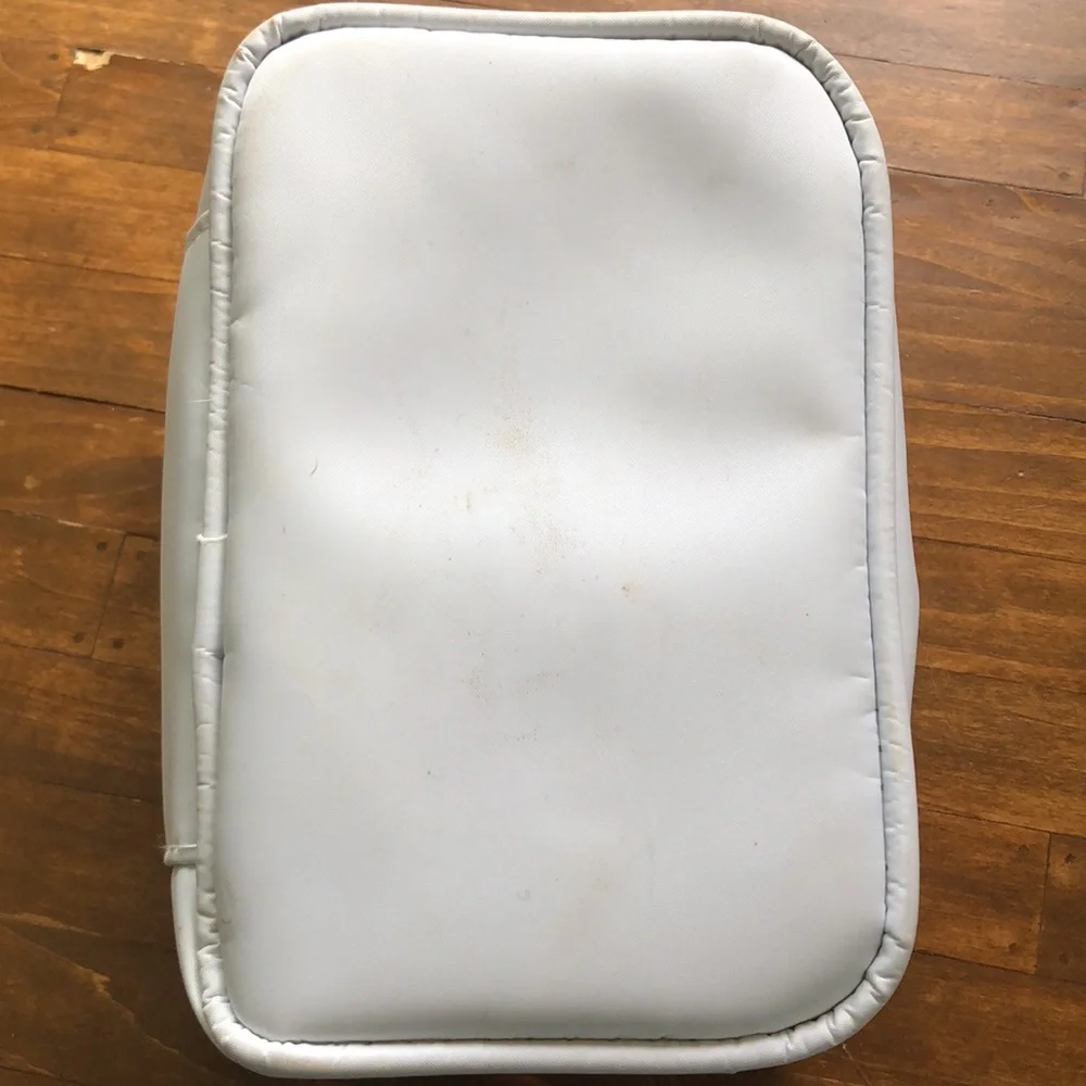 L’OCCITANE make up bag - Picture 4 of 9